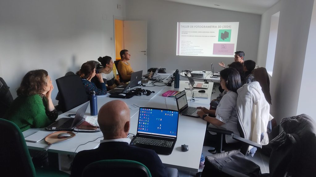 Surcast. Tecnologia aplicada al patrimoni Museus virtuals Centre El Modern (Girona)